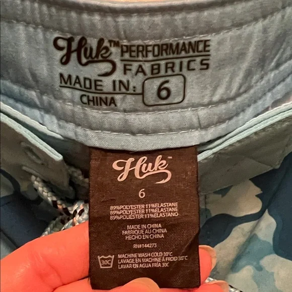 #1483+ Huk Women's Teal and Navy Camo Athletic Shorts - Picture 3 of 6